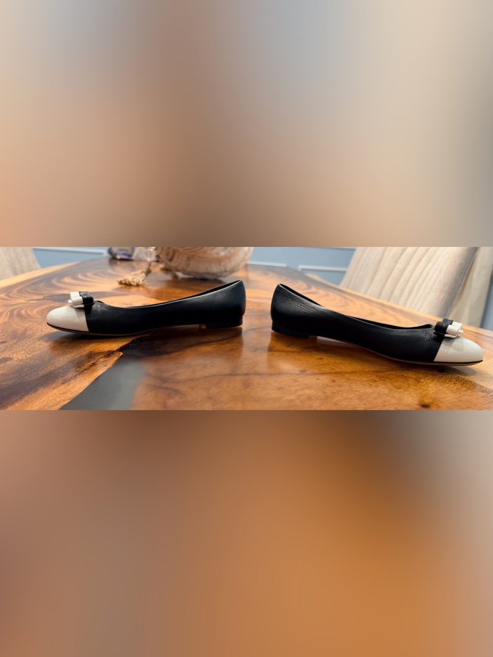 Salvatore Ferragamo Varina Bicolor Ballet Flats w Bow Black/White Size 8.5M GUC - Picture 9 of 17